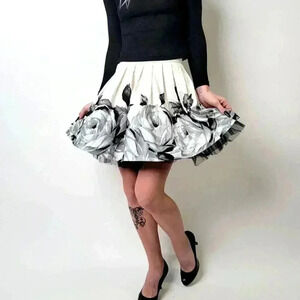F21 Pleated Tulle Skirt - S
